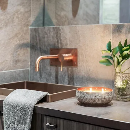 North Aurora 20c By Hilla * Levi